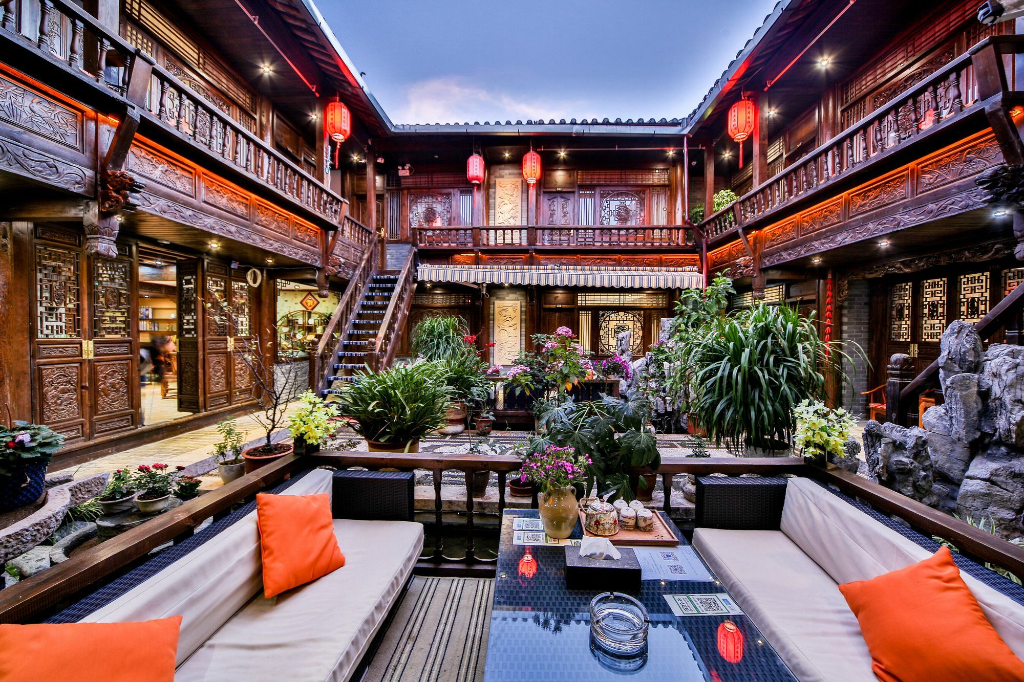 He Mu Ju Inn Zhongyi Branch Lijiang  Exterior photo