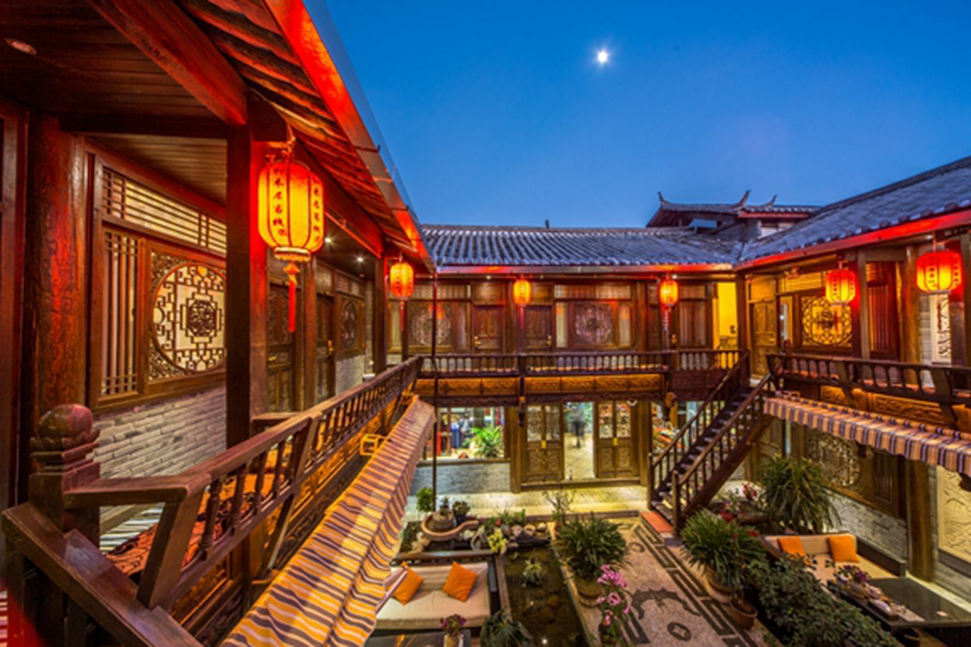 He Mu Ju Inn Zhongyi Branch Lijiang  Exterior photo